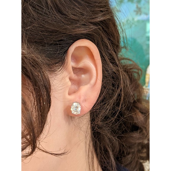 2 Carat DEW Oval Cut Moissanite Stud Earrings Sterling Silver (Certified) - Picture 3 of 8